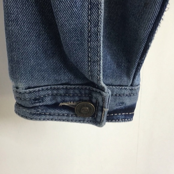 One5One Women's Medium Stonewash Classic Denim Jacket size Medium NWT - Picture 5 of 10
